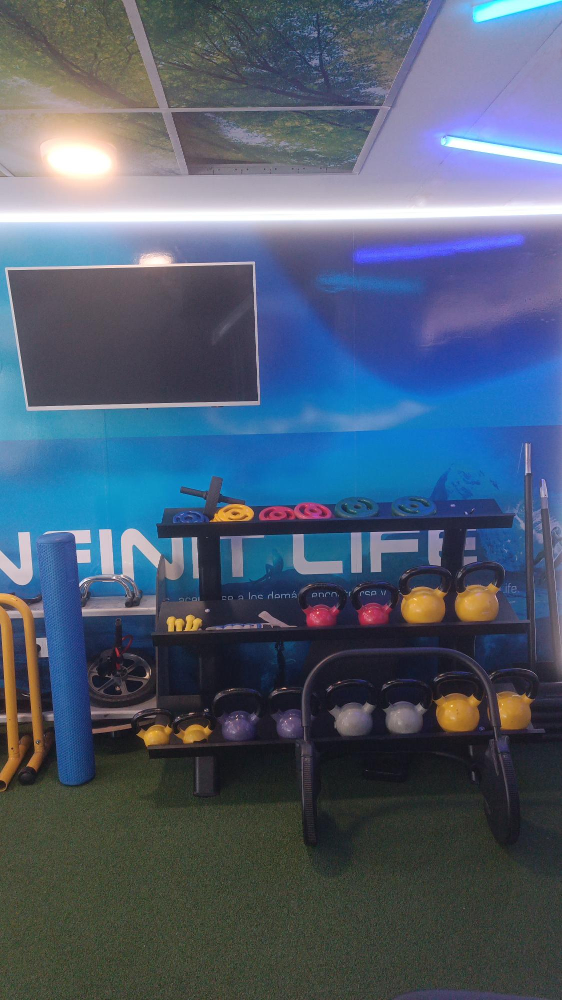 Infinit Fitness Valbebas zona funcional